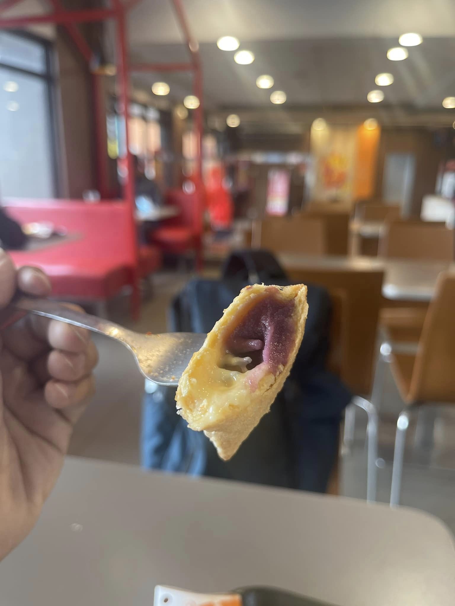 去菲律賓一定要體驗的 特色店家： Jollibee 炸雞