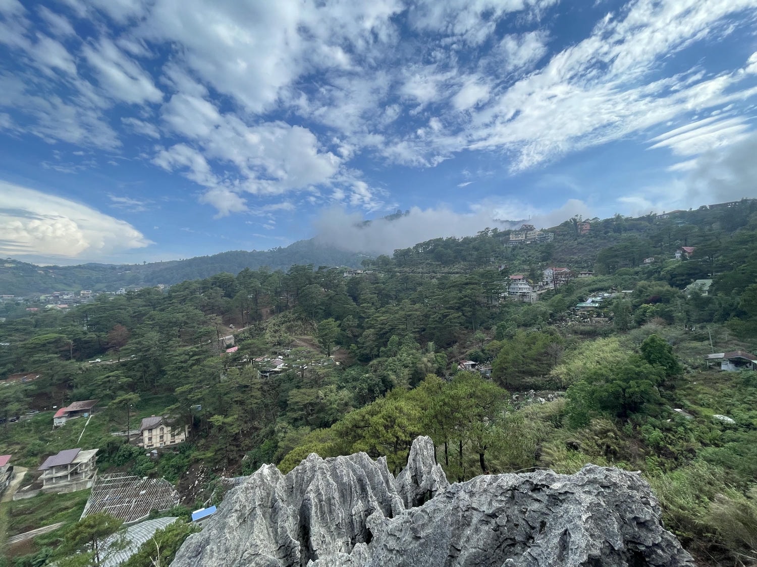 【碧瑤 JIC 附近 No.1 的咖啡廳】風景絕美，食物好吃的峭壁咖啡廳 Rockyard Café